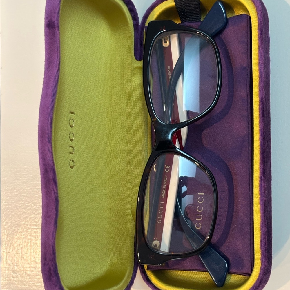 Gucci Havana reading glasses with Case. NWT